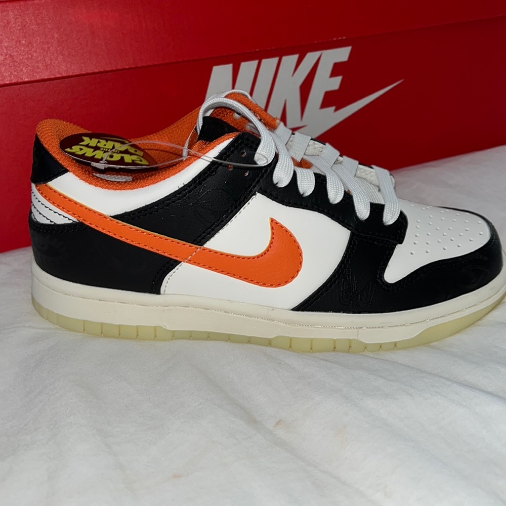 Kids dunk brand new never worn with tags